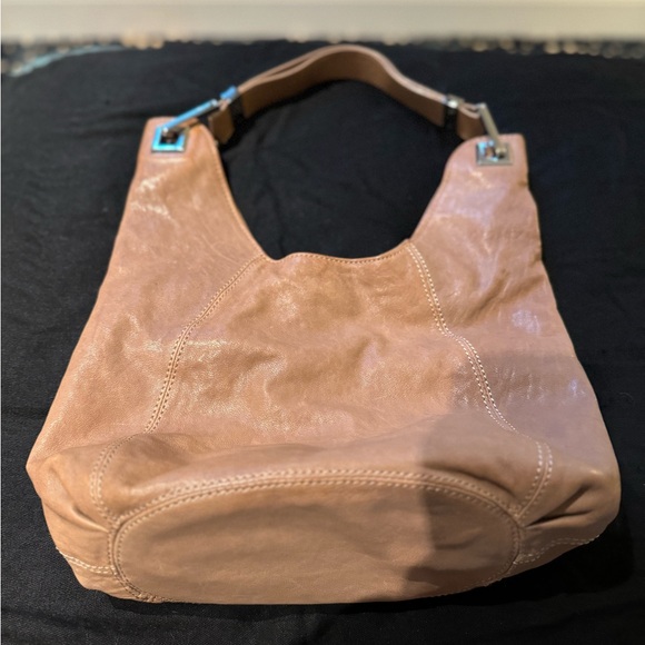 Michael Kors tan hobo bag. Like new! - Picture 2 of 2